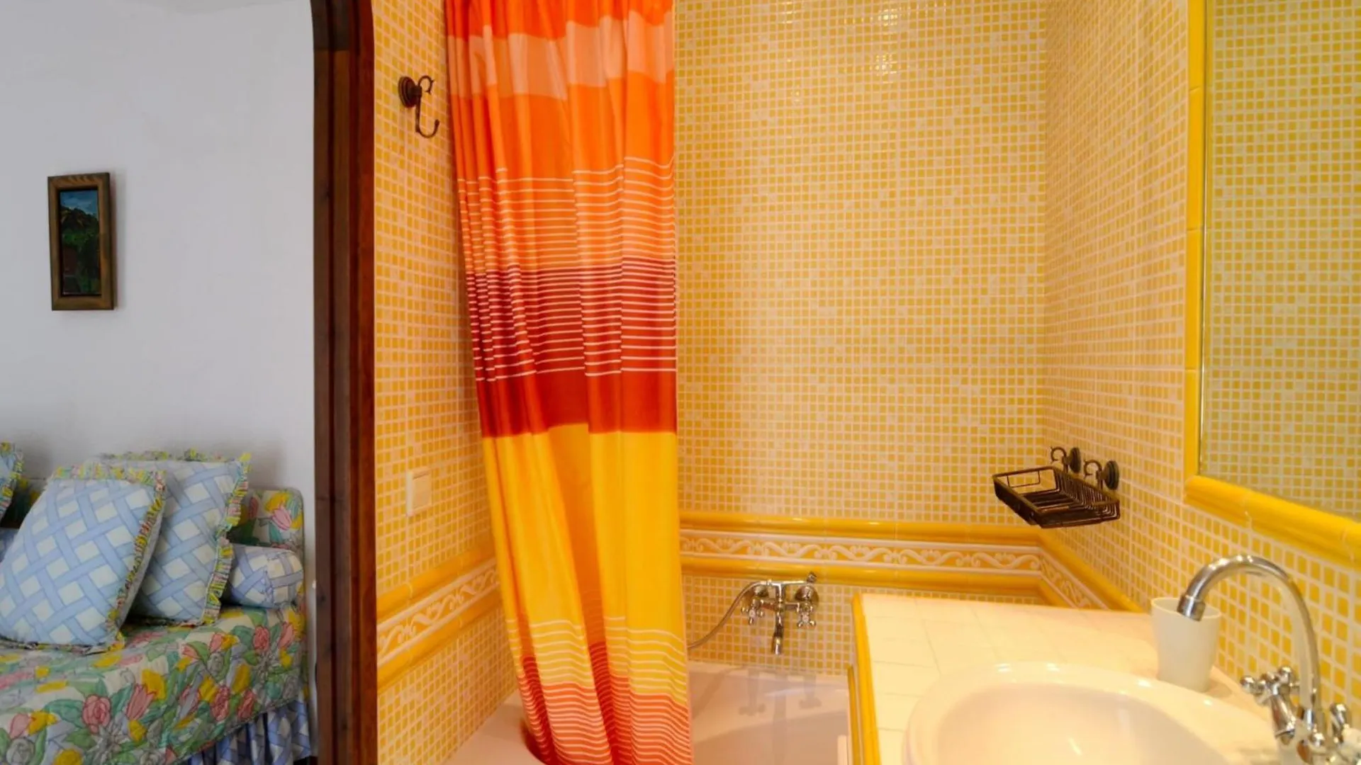 The Villa In Begur Has 5 Bedrooms 0*,